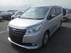 Toyota Noah 2014