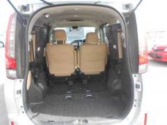 Toyota Noah 2014