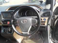 Toyota Noah 2014