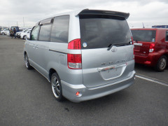 Toyota Noah 2006