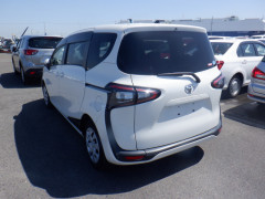 Toyota Sienta 2016