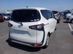 Toyota Sienta 2016