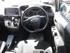 Toyota Wish 2013