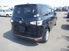Toyota Sienta 2016