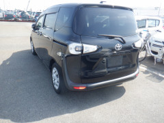 Toyota Sienta 2016
