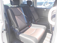 Nissan Serena 2014