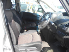 Nissan Serena 2014