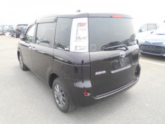 Toyota Sienta 2014
