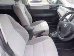 Toyota Corolla Axio 2014