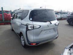 Toyota Sienta 2016