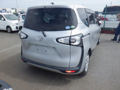 Toyota Sienta 2016