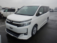 Toyota Voxy 2014
