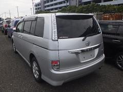 Toyota Isis 2014