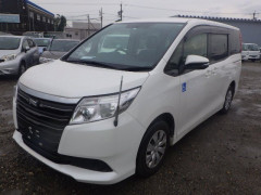 Toyota Noah 2014