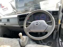 Mazda Titan 2003