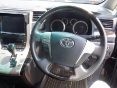 Toyota vellfire 2014