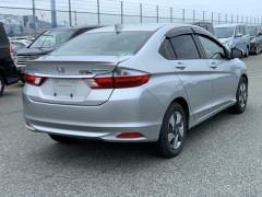 Honda Grace Hybrid 2015