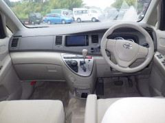 Toyota Isis 2012