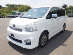 Toyota Voxy 2012