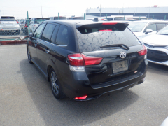 Toyota Corolla Fielder 2015