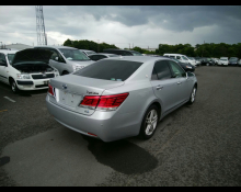 Toyota Crown Hybrid 2014