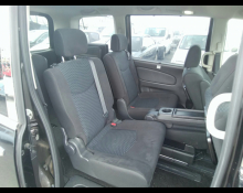Nissan Serena 2014
