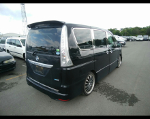 Nissan Serena 2014