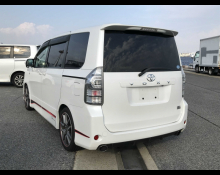 Toyota Voxy 2012