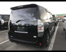Toyota Voxy 2012