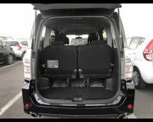 Toyota Voxy 2012