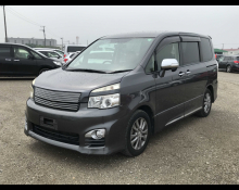 Toyota Voxy 2012
