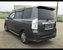 Toyota Voxy 2012