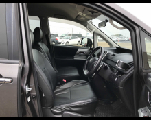 Toyota Voxy 2012