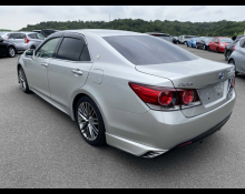 Toyota Crown Hybrid 2016
