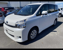 Toyota Voxy 2012