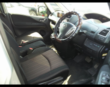Nissan Serena 2014