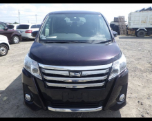 Toyota Noah 2014