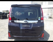 Toyota Noah 2014