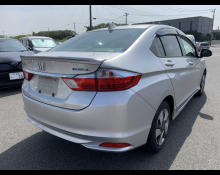 Honda Grace Hybrid 2016