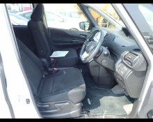 Nissan Serena 2017