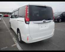 Toyota Noah 2014