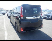 Toyota Noah 2014