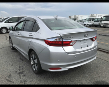 Honda Grace Hybrid 2015