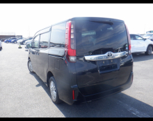 Toyota Noah 2014