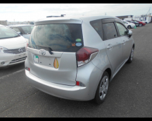Toyota Ractis 2014