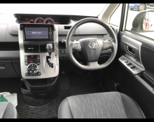 Toyota Voxy 2012