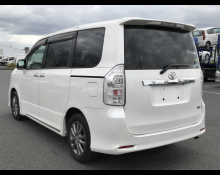 Toyota Voxy 2012