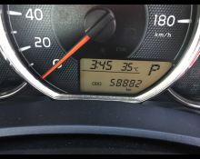 Toyota Corolla Axio 2012