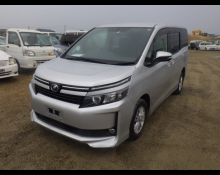 Toyota Voxy 2014