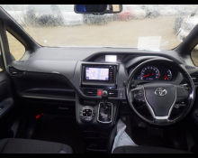 Toyota Voxy 2014